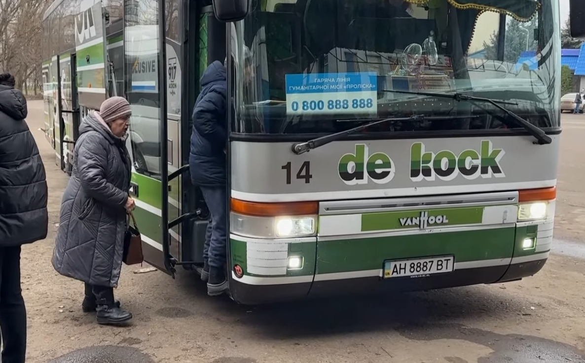 Бесплатная помощь: Социальные автобусы «Пролиска» возят людей из Дружковки, Краматорска и Славянска до поездов в Барвенково