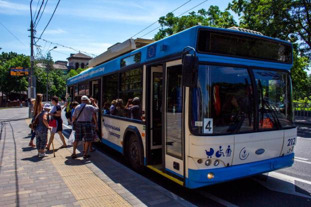 Мариупольцы купили почти 2 тысячи проездных билетов на коммунальный транспорт