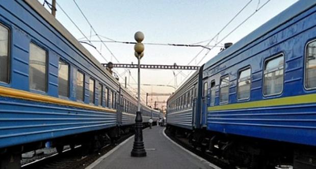 «Укрзализныця» открыла предпродажу билетов к новогодним праздникам