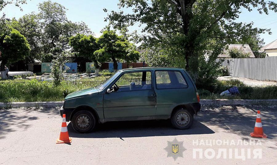 В Мариуполе 81-летнюю женщину насмерть сбила «Ока»