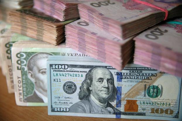 Согласно индексу Биг Мака доллар в Украине должен стоить ... 10 гривень