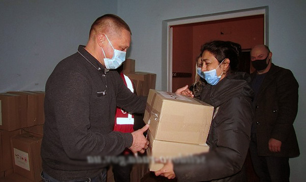 В Селидово раздали помощь от Красного Креста