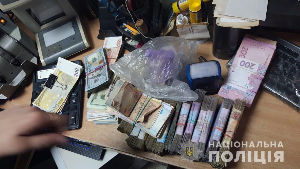 В Харькове задержали фальшивомонетчиков