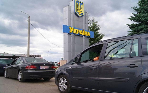 На украинско-польской границе очереди из десятков машин: Где самые большие пробки