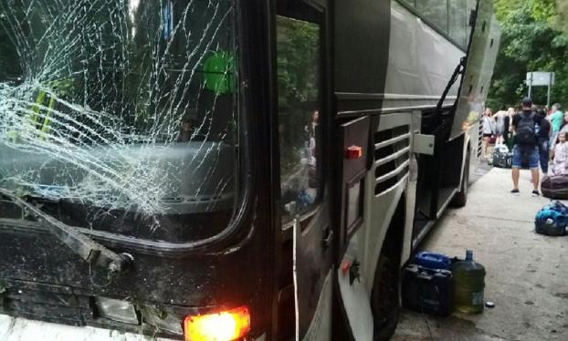 Автобус с туристами из Донецка по дороге в Сочи попал в ДТП 