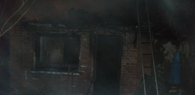 В Славянске во время пожара в частном доме погиб человек