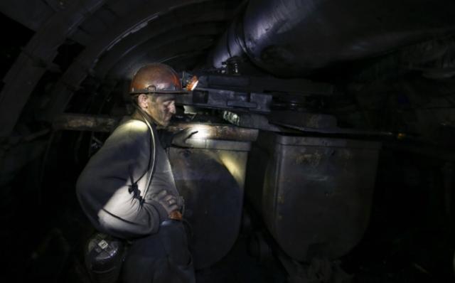 Когда в Украине выплатят шахтерам долги по зарплате