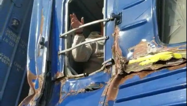 Комбайн врезался в поезд Бахмут — Львов: фото