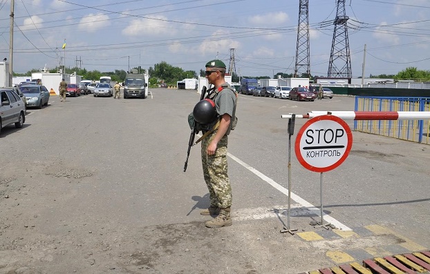 Очереди на КПВВ Донбасса 4 мая