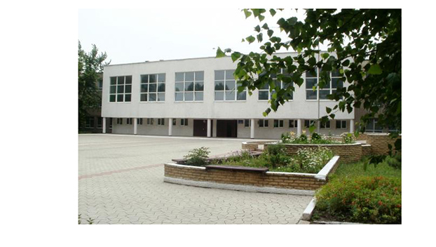 В Покровске опорная школа закрывается на ремонт