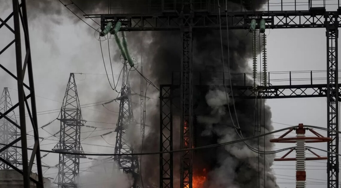 Донецьку область знеструмлено через обстріл, частину поїздів скасовано