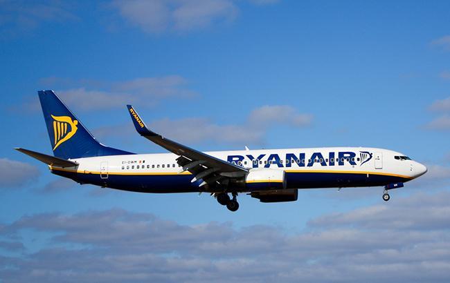 Самолет Ryanair экстренно сел в Германии, более 30 человек пострадали