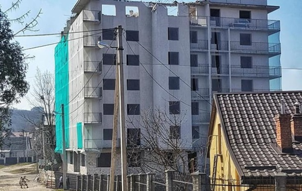 Во Львове впервые демонтируют незаконно построенный многоэтажный жилой дом 
