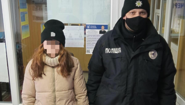 Полиция всю ночь искала сбежавшую девушку в Луганской области