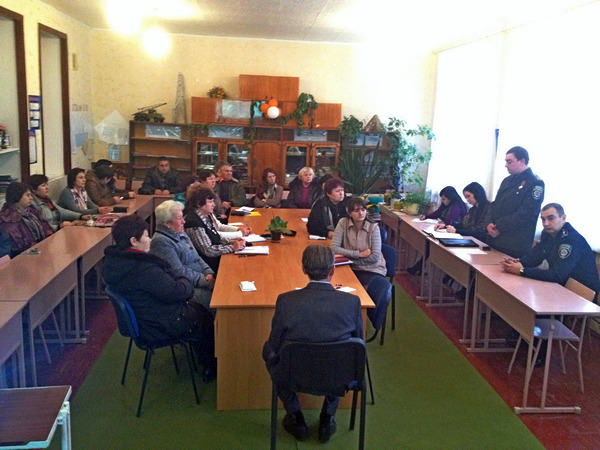 «Правовую компетентность педагога» обсудили в Артемовске