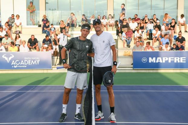 Стаховский победил Петровича во втором круге теннисного турнира в Мальорке
