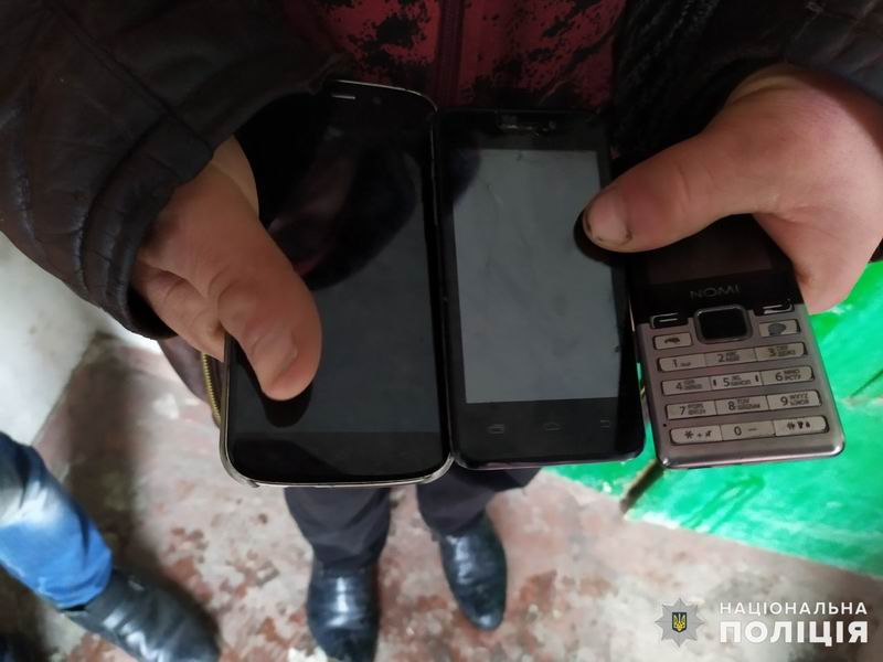 В Лимане женщина украла у знакомого три телефона