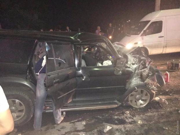 Более 10 человек пострадали и один погиб в результате ДТП с участием маршрутных такси в Одессе