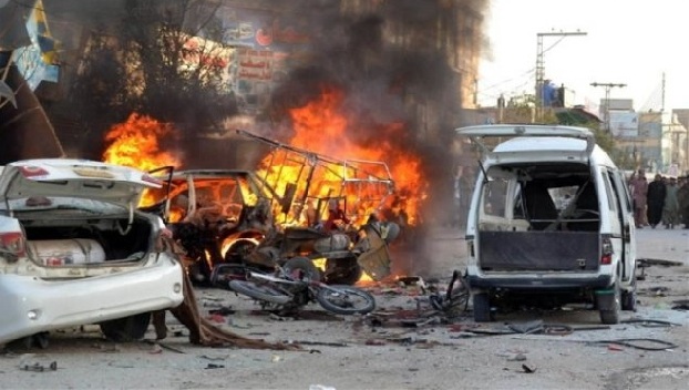 В Пакистане взорвали машину с военными 