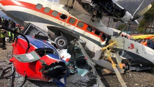 В аэропорту Непала самолет врезался в вертолет: есть погибшие