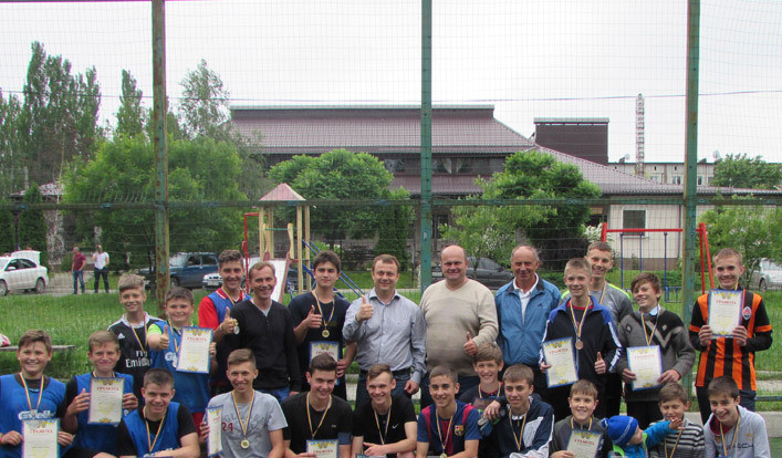 В Покровске дворовые команды сражались за приз турнира «Кожаный мяч»
