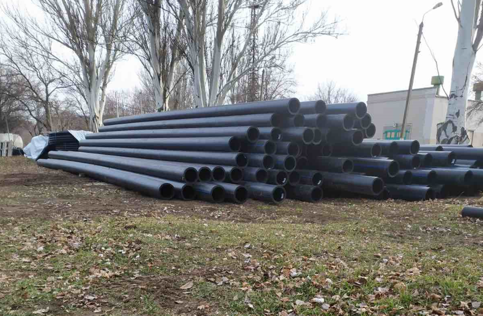 Краматорский водоканал получил партию пластиковых труб в рамках гуманитарной помощи