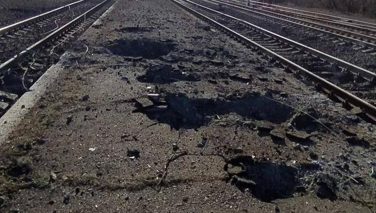 В Донецкой области обстреляли железнодорожную станцию