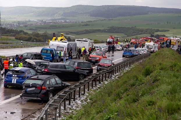 В Германии произошло ДТП с участием 50 автомобилей