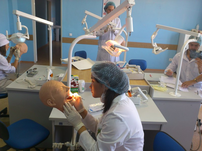 Стоматология игма. Стоматологический Факультет. Специальность стоматология. Студенты стоматологи. Поступление на стоматолога.
