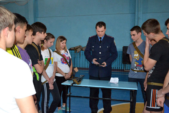 Игры патриотов устроили для учеников Славянска силовики