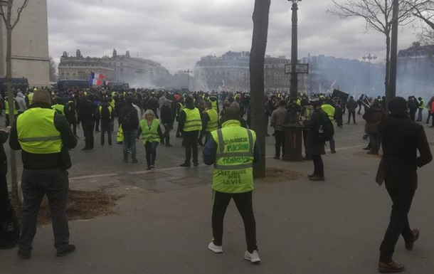 В Париже произошли стычки полиции и протестующих