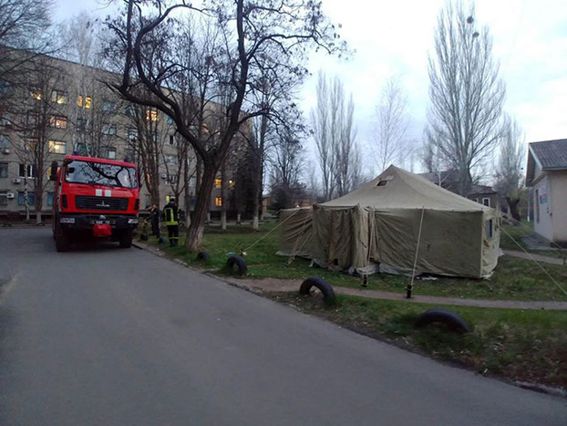 В Украине зараженные COVID-19 будут находиться в палатках около больниц