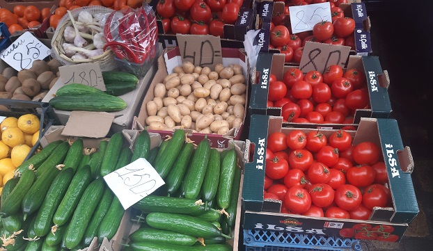 У Костянтинівці підприємці планують не підвищувати до Великодня ціни на ранні овочі