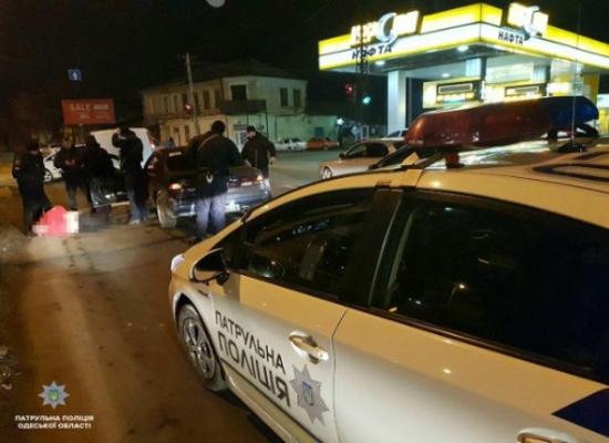 Задержание с погоней в Одессе: пьяный таксист пытался ограбить пассажирку 