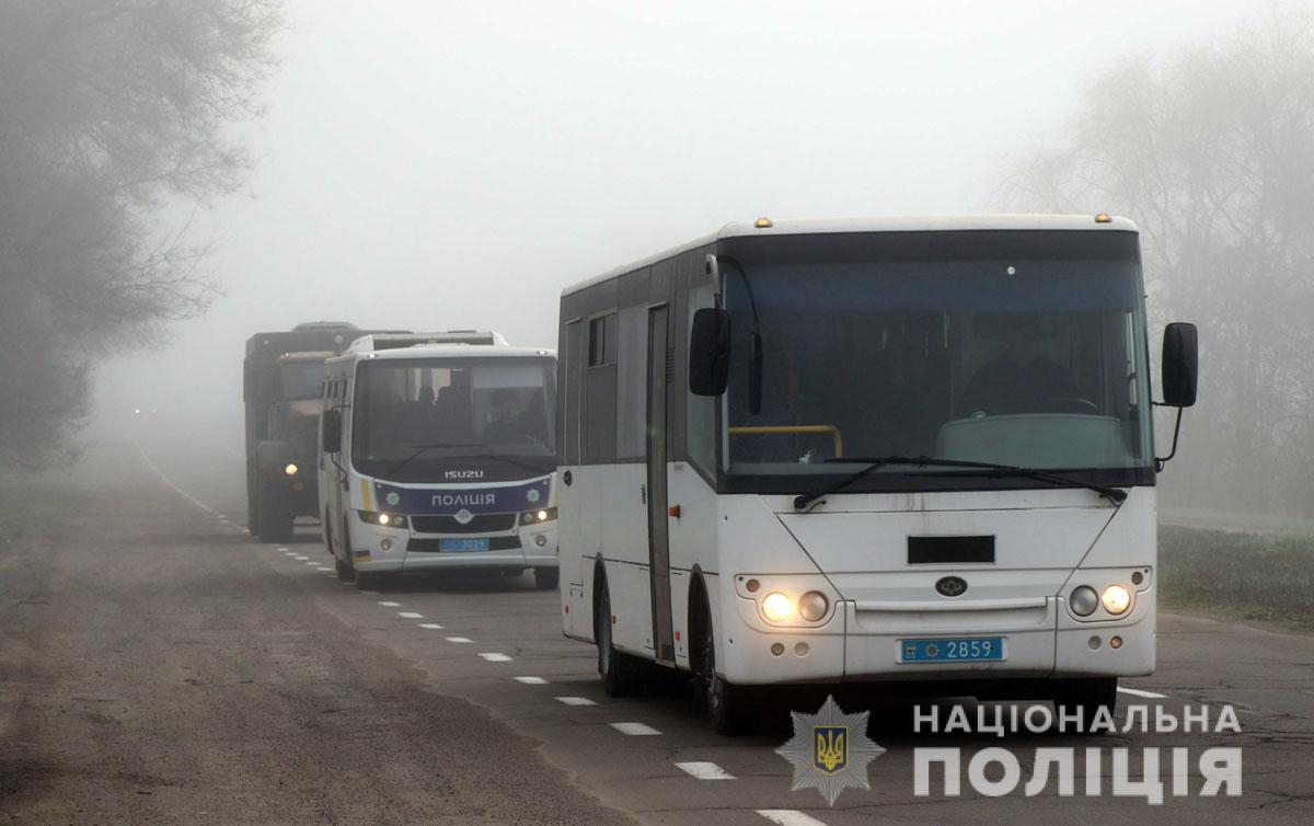 Полицейские Донецкой области провели учения на полигоне. Фото