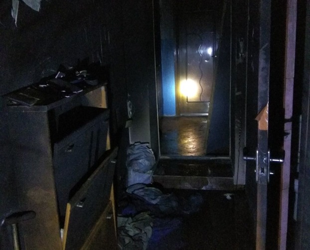 В Мариуполе во время пожара в многоэтажном доме погиб мужчина