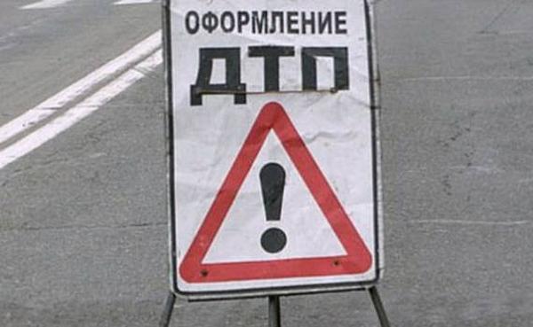 У ДТП в Донецькій області загинув водій, його тіло застрягло в автівці