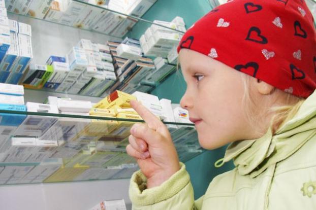 В Украине продажу лекарств детям до 14 лет запретили