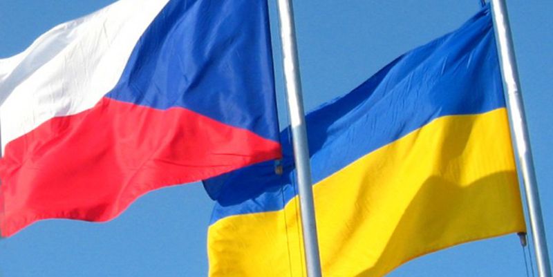 Чехия увеличивает штат консульств в Украине