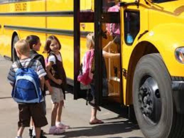 Мариупольские чиновники решают вопрос о льготном проезде для школьников