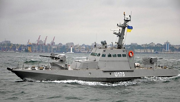 Катер ФСБ РФ получил повреждения во время столкновения в Азовском море