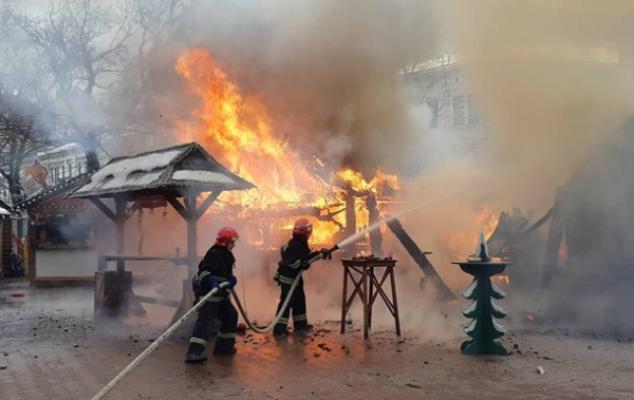 На рождественской ярмарке во Львове произошел взрыв, есть пострадавшие