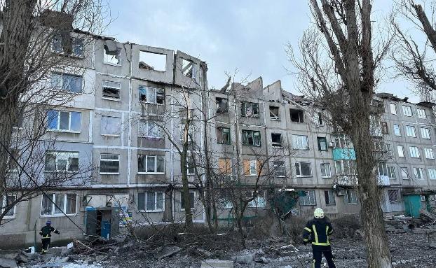 В Покровске из-за обстрелов повреждена многоэтажка – есть пострадавшие (Обновляется)