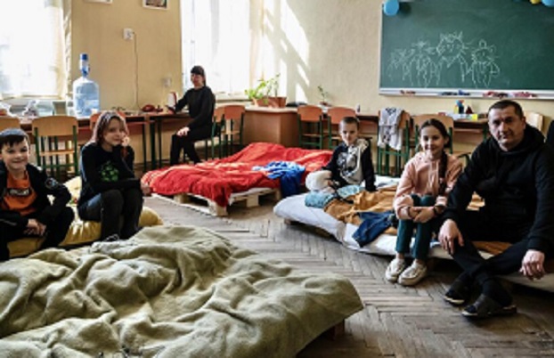 В Украине с сентября по-новому начисляют помощь переселенцам: кого лишат выплат