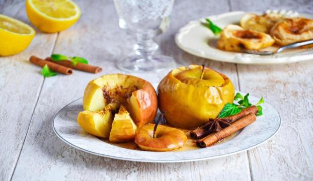 Запеченные в духовке яблоки – 3 оригинальных и простых рецепта