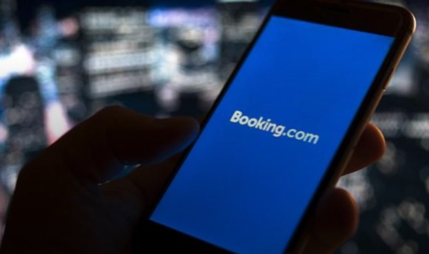 Сервис Booking отказался бронировать жилье для туристов в Крыму