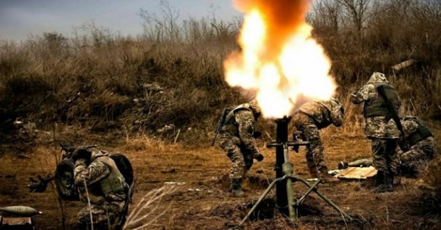 Обстрелы на Донбассе продолжаются: снаряд попал во двор лицея и перебил газопровод