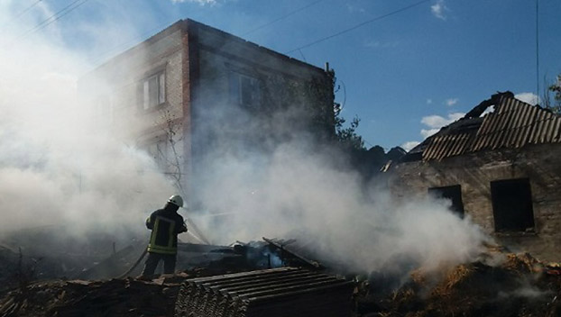 В Краматорске загорелся заброшенный дом
