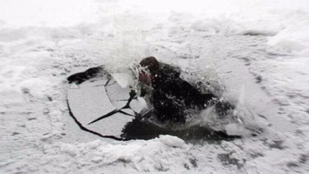 Три человека под Харьковом провалились под лед, но были спасены