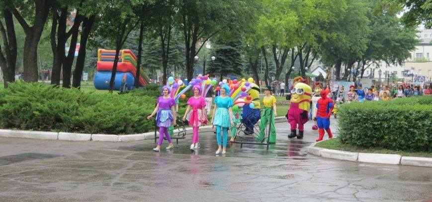 Парад детских колясок в первый день лета провели в Покровске 